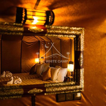 The White Camp - Your Merzouga Luxury Desert Camp & Erg Chebbi Dunes Camel Riding Luaran gambar
