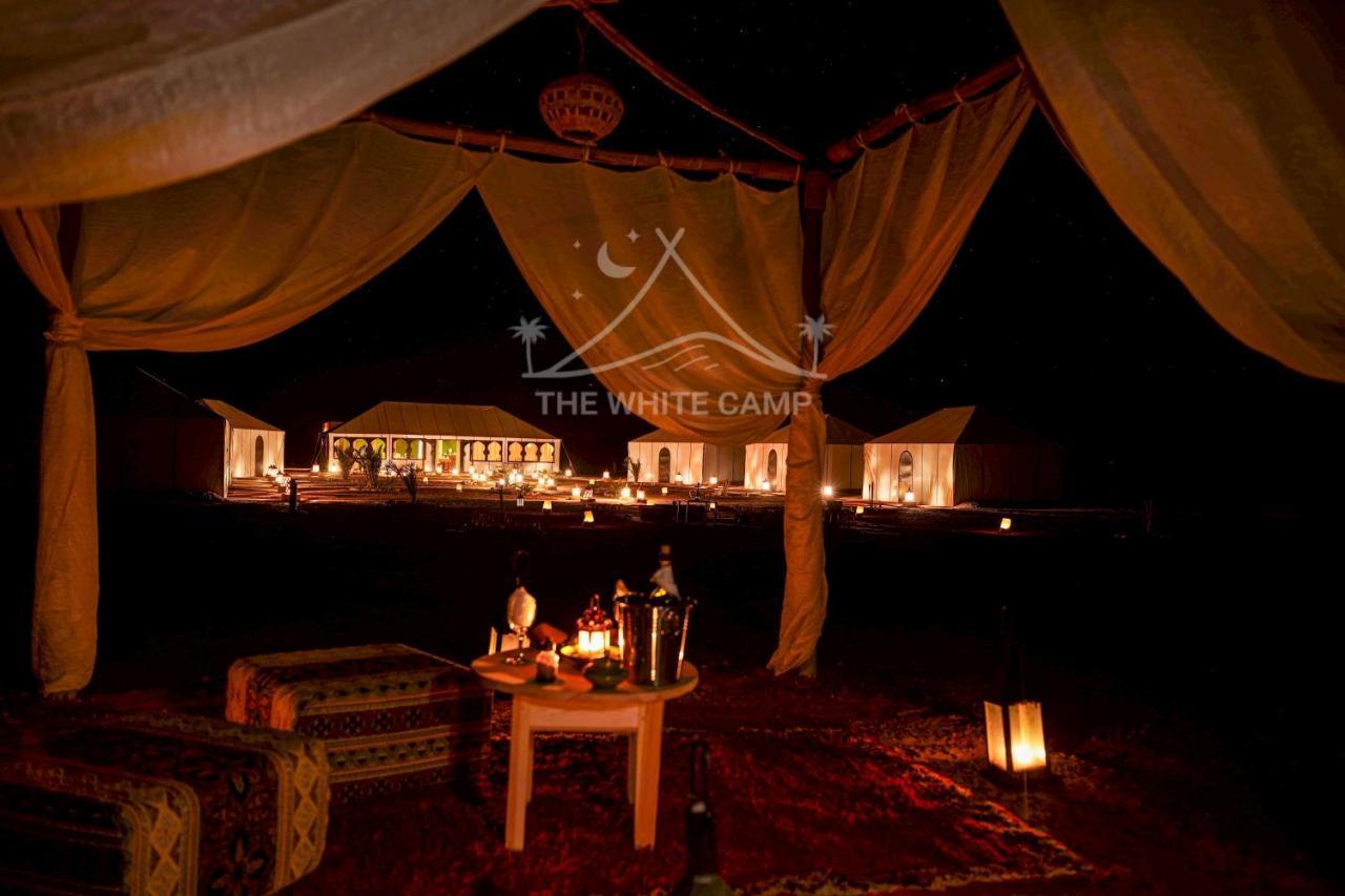 The White Camp - Your Merzouga Luxury Desert Camp & Erg Chebbi Dunes Camel Riding Luaran gambar