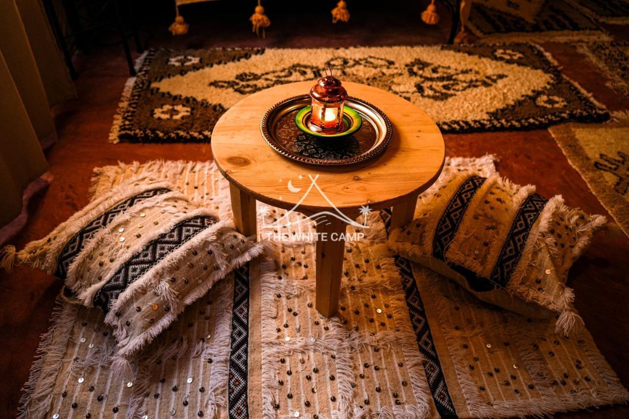 The White Camp - Your Merzouga Luxury Desert Camp & Erg Chebbi Dunes Camel Riding Luaran gambar