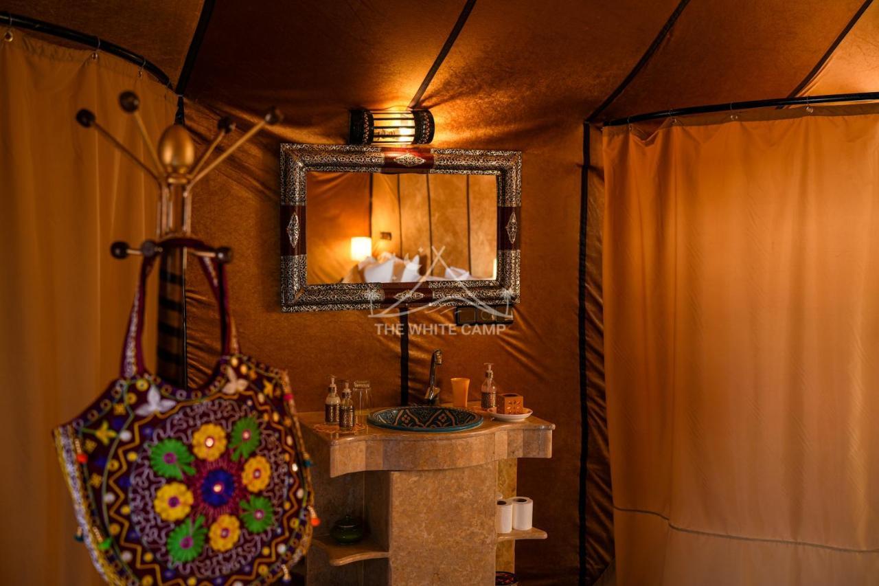 The White Camp - Your Merzouga Luxury Desert Camp & Erg Chebbi Dunes Camel Riding Luaran gambar