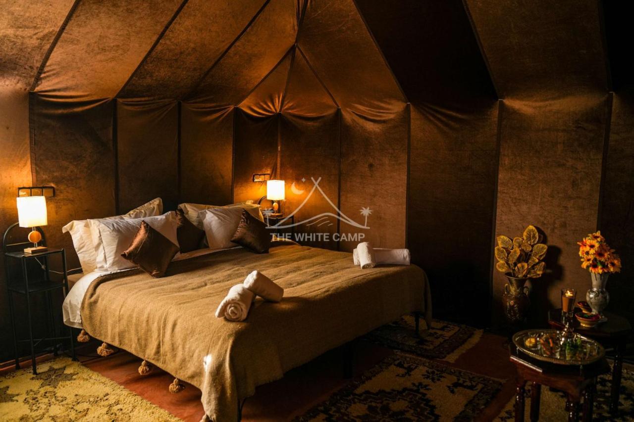 The White Camp - Your Merzouga Luxury Desert Camp & Erg Chebbi Dunes Camel Riding Luaran gambar