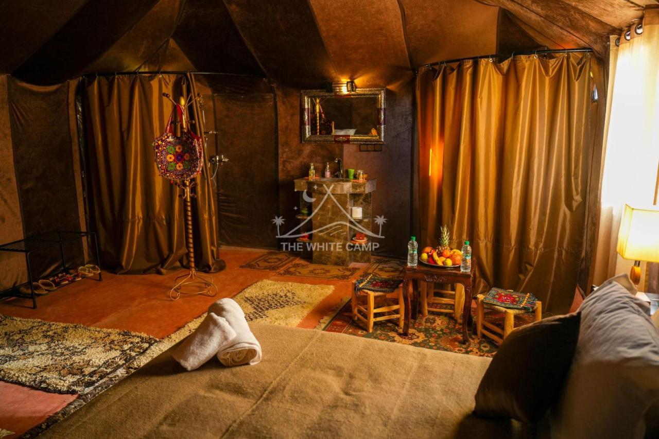 The White Camp - Your Merzouga Luxury Desert Camp & Erg Chebbi Dunes Camel Riding Luaran gambar