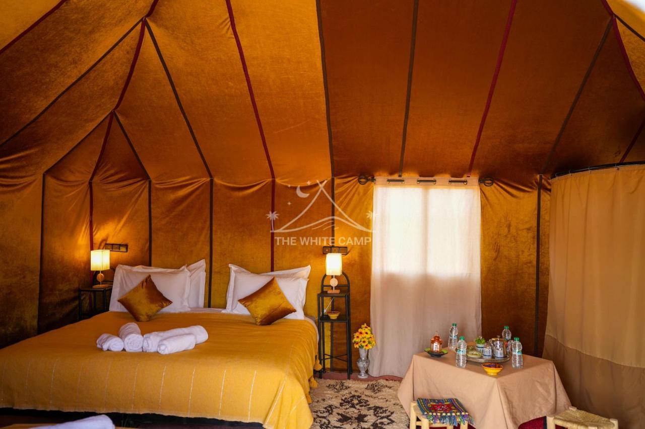 The White Camp - Your Merzouga Luxury Desert Camp & Erg Chebbi Dunes Camel Riding Luaran gambar
