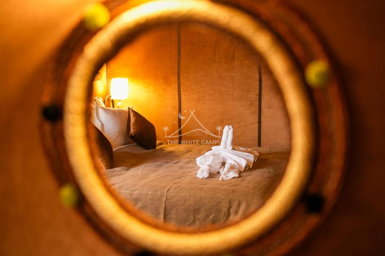 The White Camp - Your Merzouga Luxury Desert Camp & Erg Chebbi Dunes Camel Riding Luaran gambar