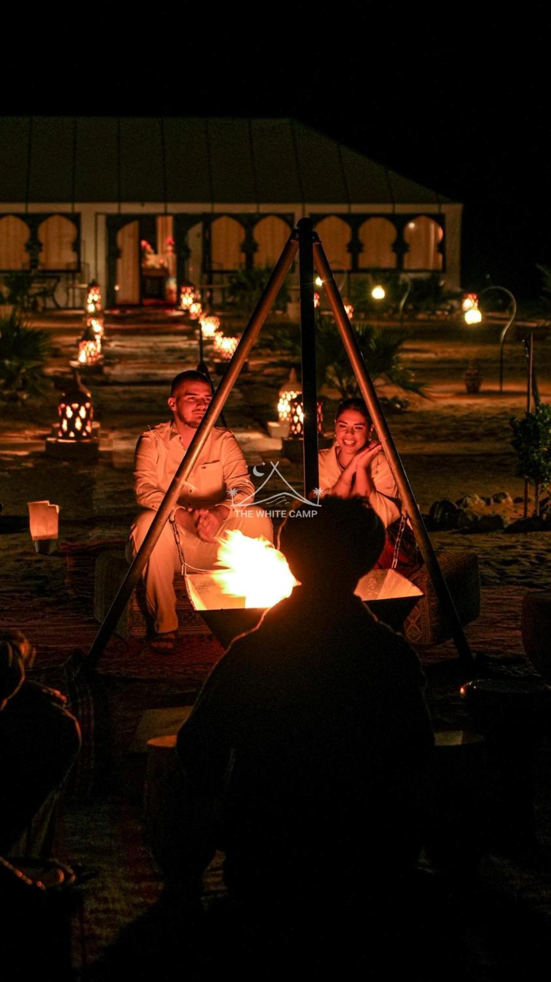 The White Camp - Your Merzouga Luxury Desert Camp & Erg Chebbi Dunes Camel Riding Luaran gambar