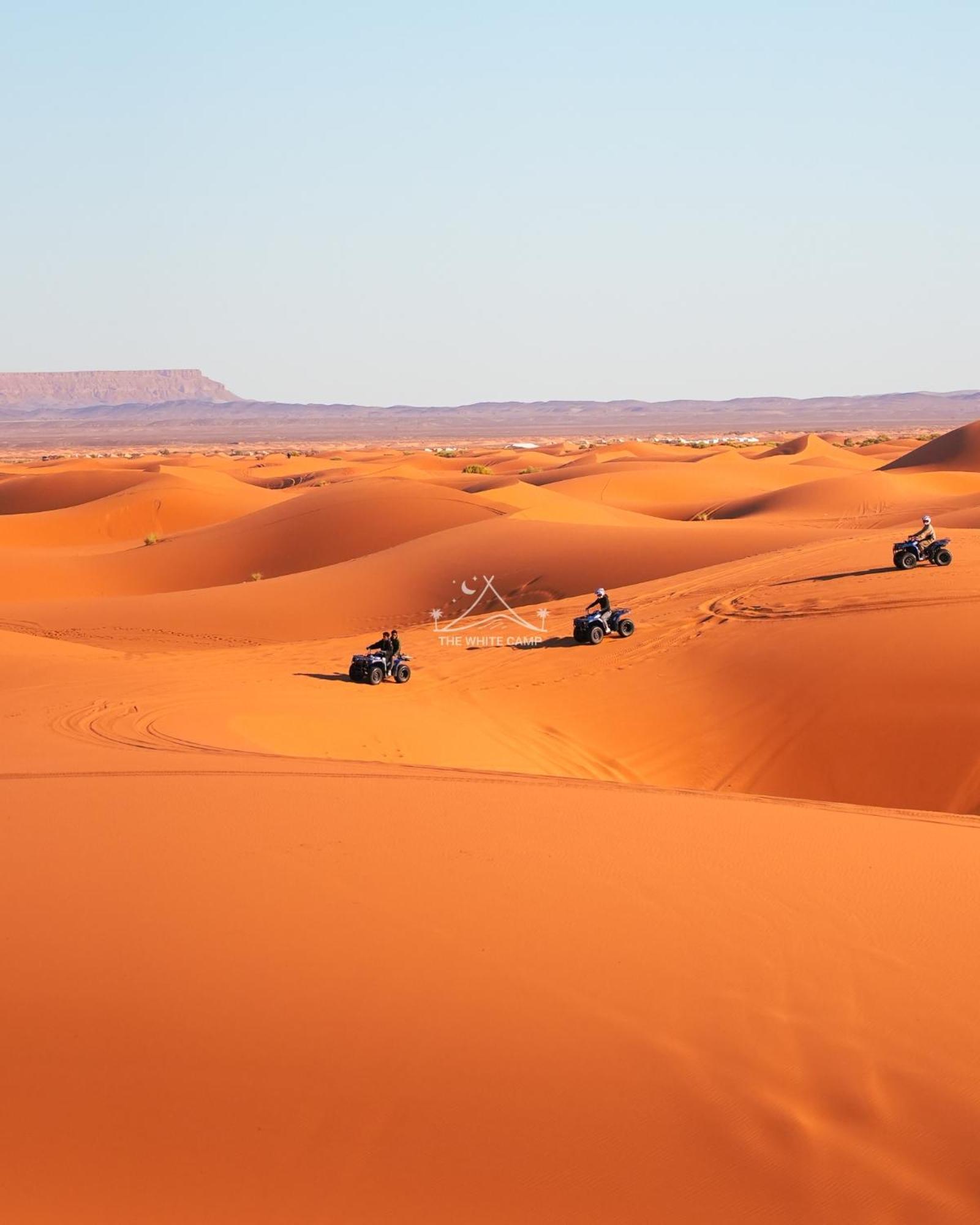 The White Camp - Your Merzouga Luxury Desert Camp & Erg Chebbi Dunes Camel Riding Luaran gambar
