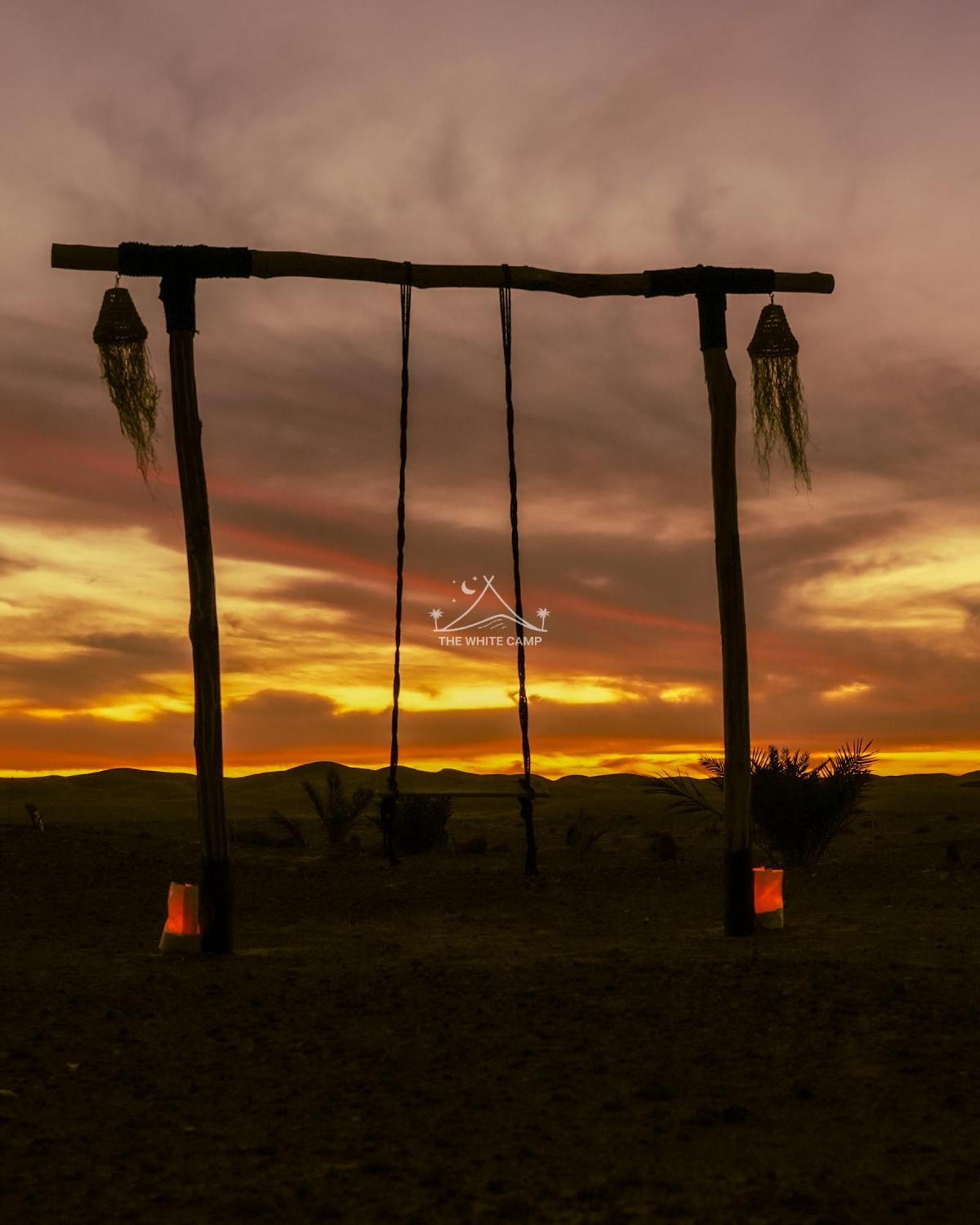 The White Camp - Your Merzouga Luxury Desert Camp & Erg Chebbi Dunes Camel Riding Luaran gambar