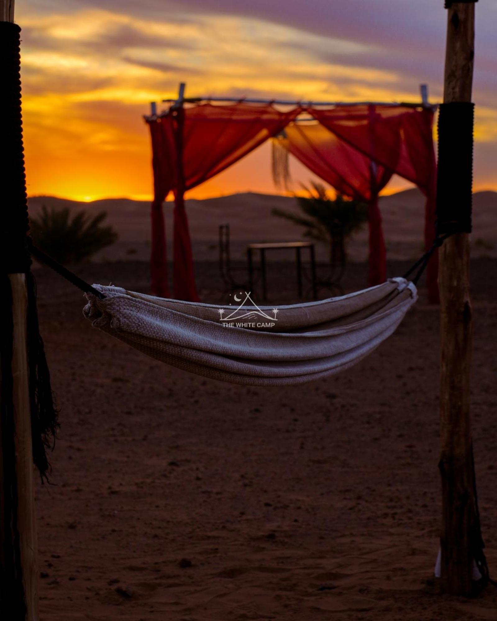 The White Camp - Your Merzouga Luxury Desert Camp & Erg Chebbi Dunes Camel Riding Luaran gambar