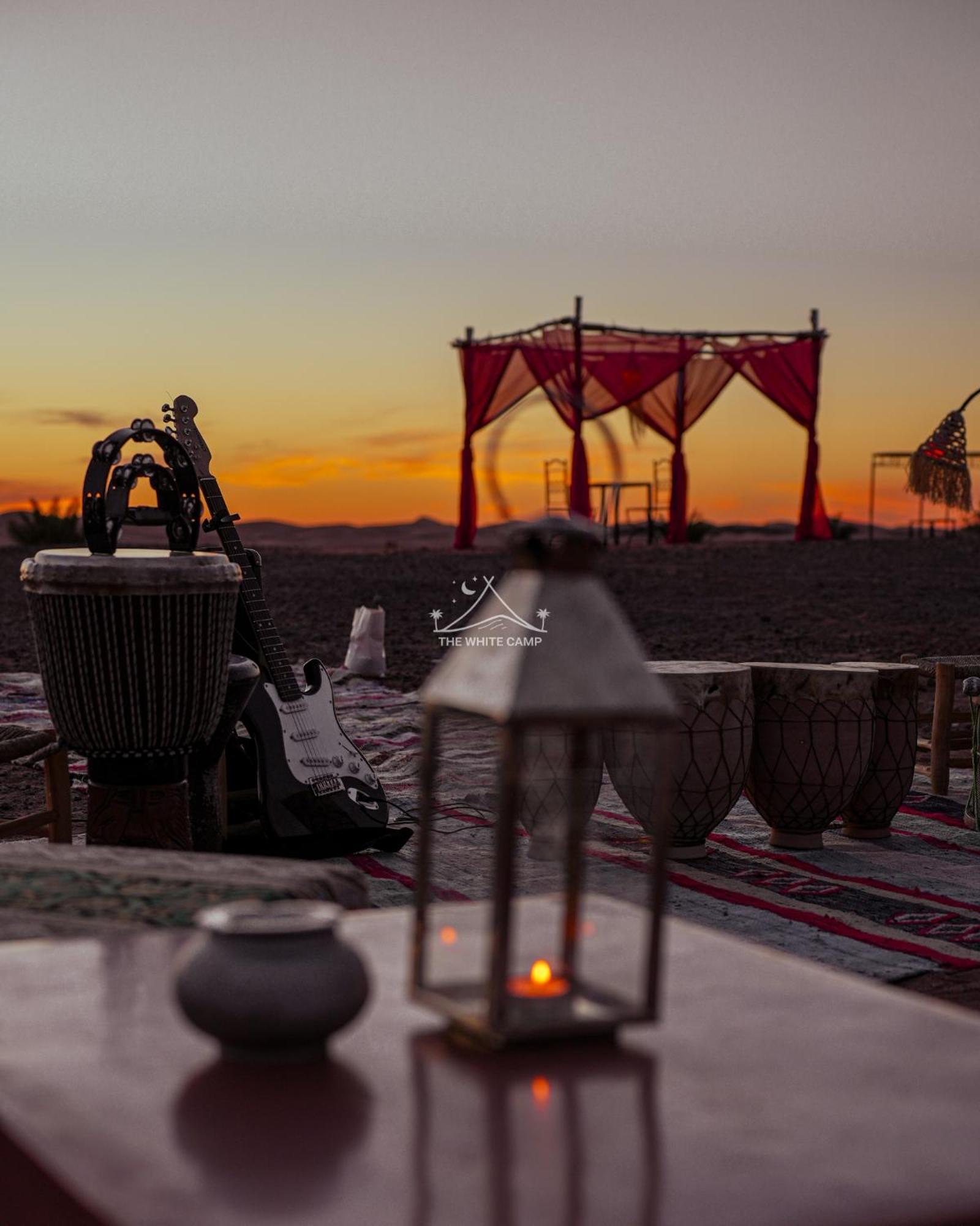 The White Camp - Your Merzouga Luxury Desert Camp & Erg Chebbi Dunes Camel Riding Luaran gambar