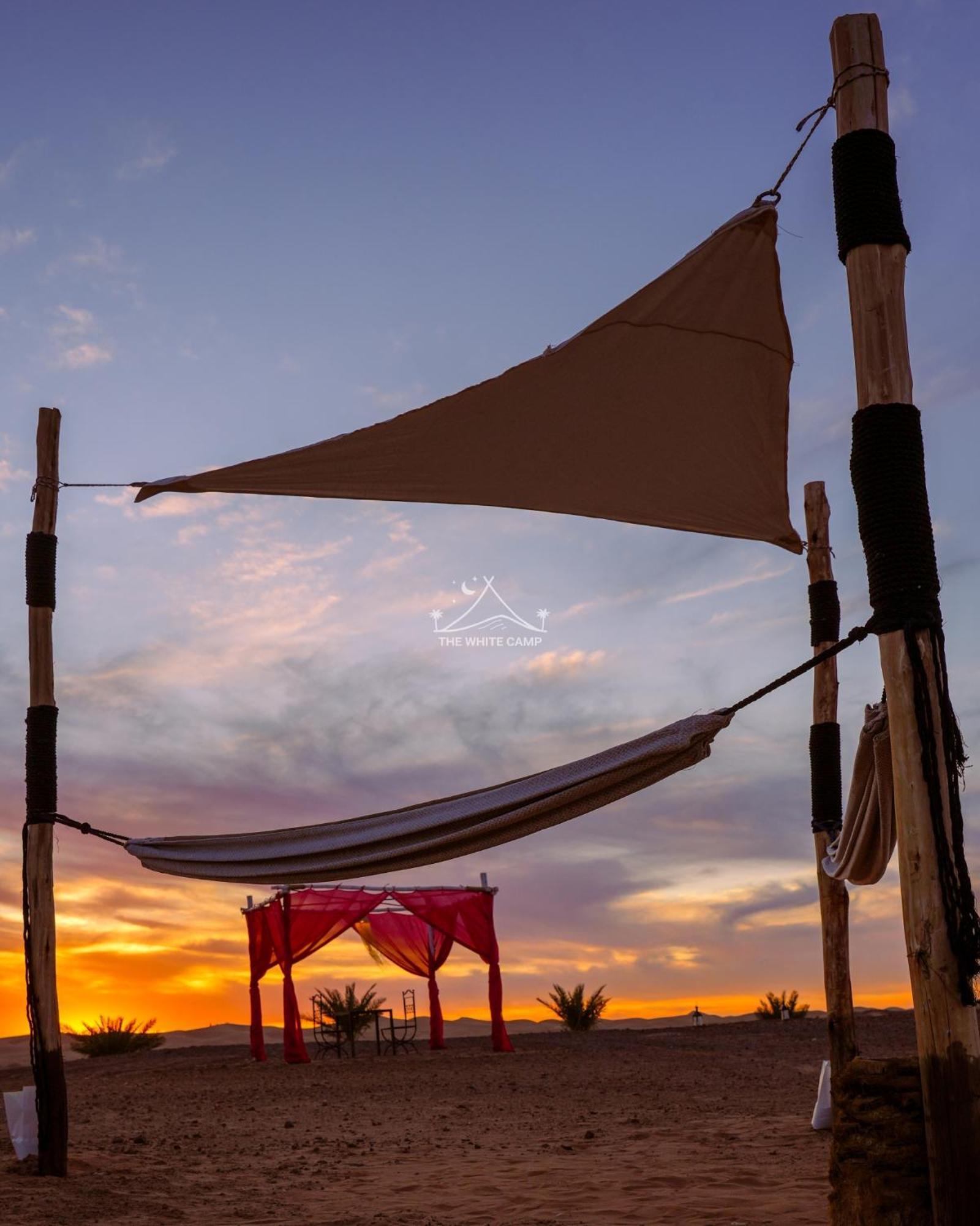 The White Camp - Your Merzouga Luxury Desert Camp & Erg Chebbi Dunes Camel Riding Luaran gambar