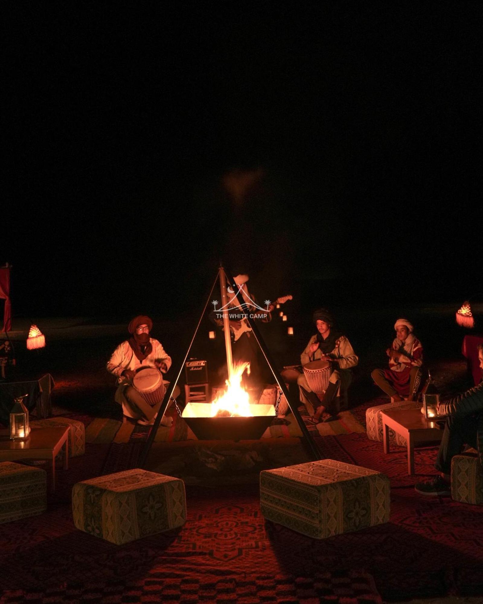 The White Camp - Your Merzouga Luxury Desert Camp & Erg Chebbi Dunes Camel Riding Luaran gambar