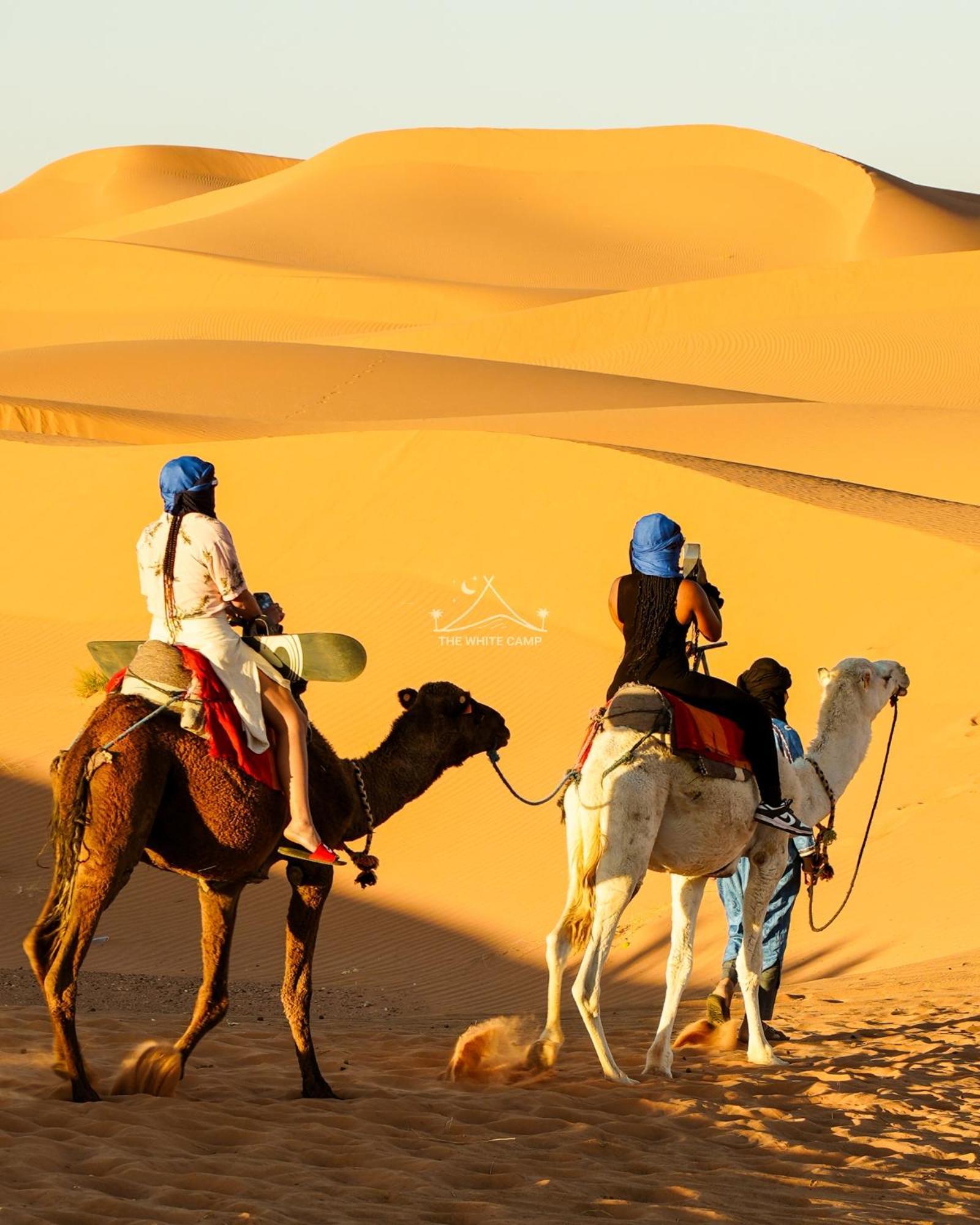 The White Camp - Your Merzouga Luxury Desert Camp & Erg Chebbi Dunes Camel Riding Luaran gambar