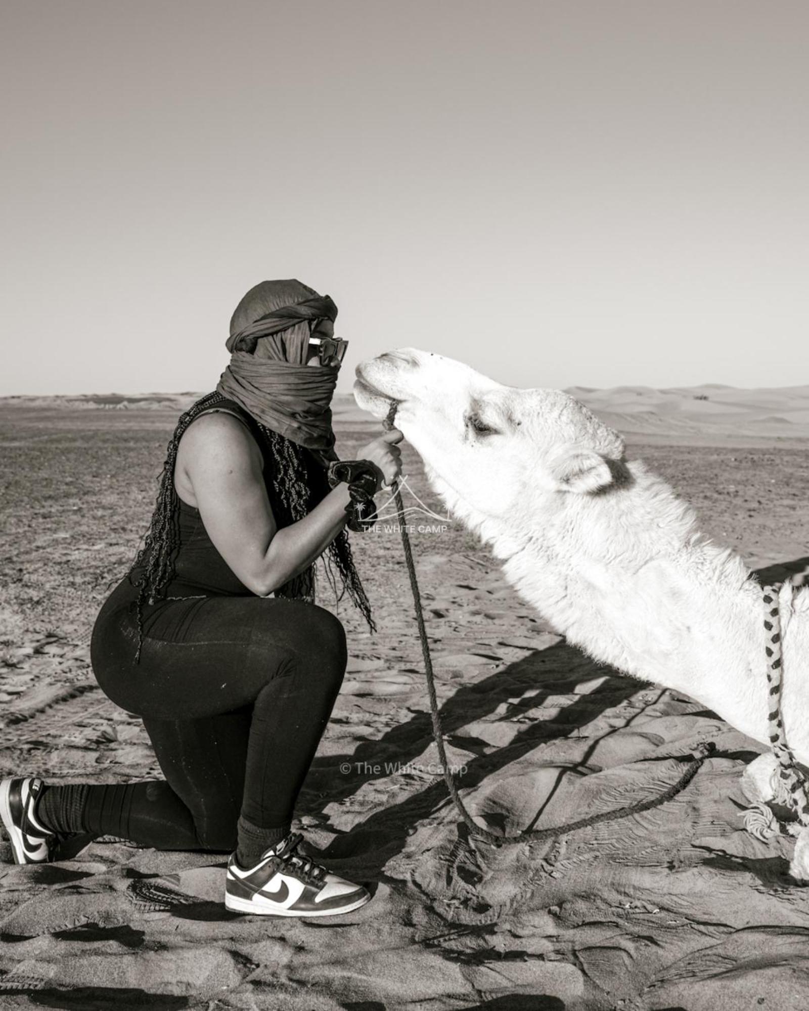 The White Camp - Your Merzouga Luxury Desert Camp & Erg Chebbi Dunes Camel Riding Luaran gambar